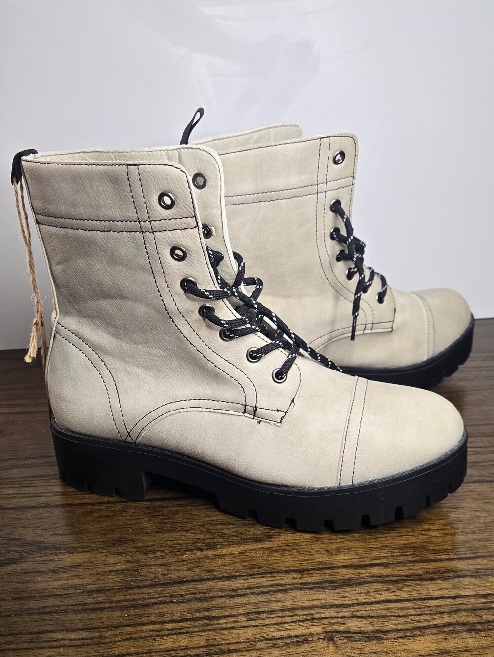 Seven7 Beige Cream Lace-Up Combat Boots for Women Size 10 Never Worn!